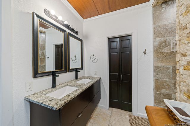 6307 Hidden Hollow, Windcrest, TX 78239