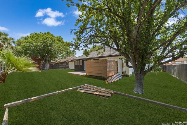 6307 Hidden Hollow, Windcrest, TX 78239