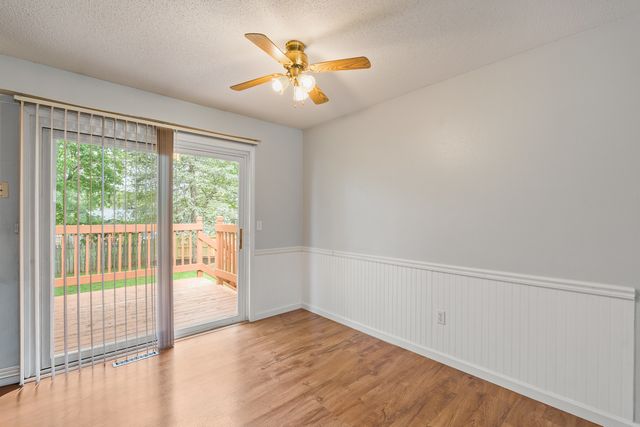 6636 Hillandale Road, Davenport, IA 52806