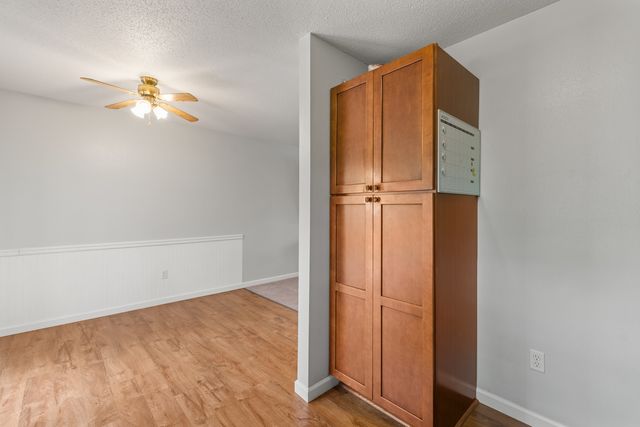6636 Hillandale Road, Davenport, IA 52806