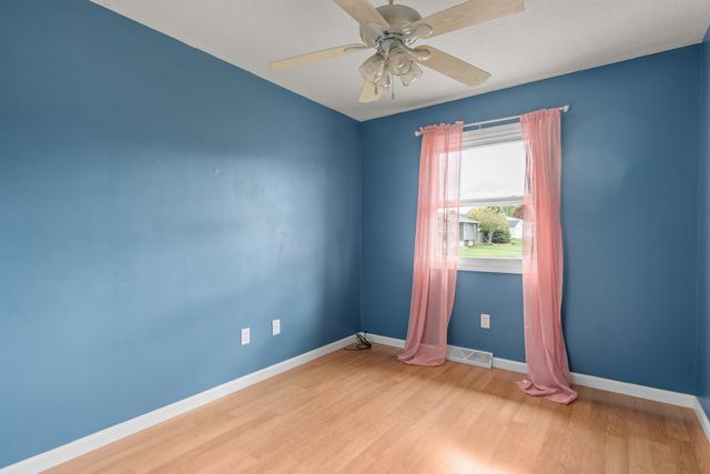 6636 Hillandale Road, Davenport, IA 52806