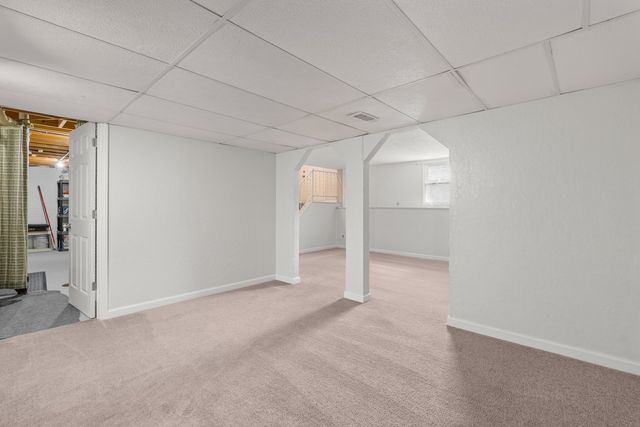 6636 Hillandale Road, Davenport, IA 52806