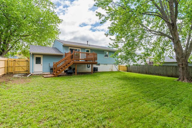 6636 Hillandale Road, Davenport, IA 52806