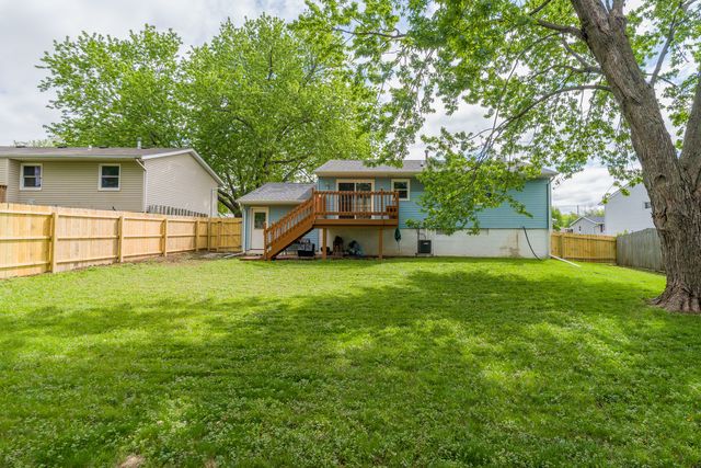 6636 Hillandale Road, Davenport, IA 52806