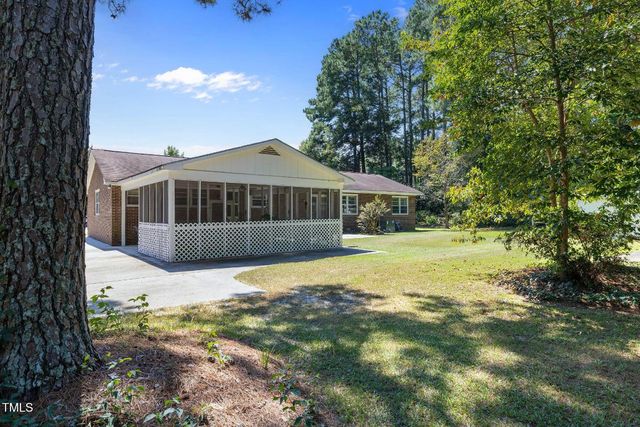 106 Honey Dew Drive, Dudley, NC 28333