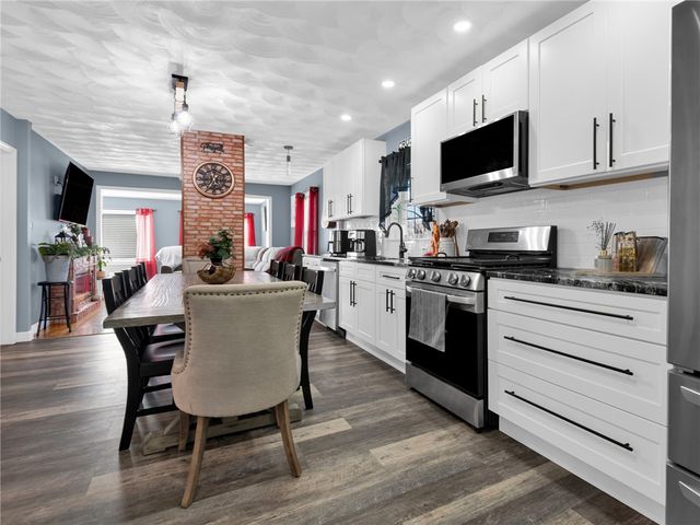 86 Woodward Avenue, East Providence, RI 02914