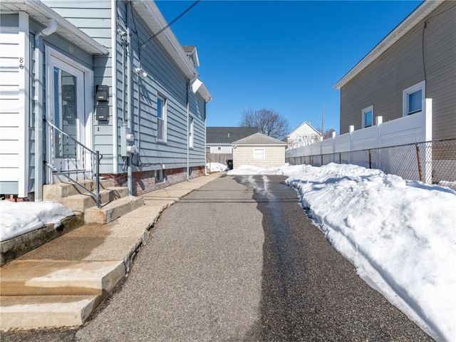 86 Woodward Avenue, East Providence, RI 02914