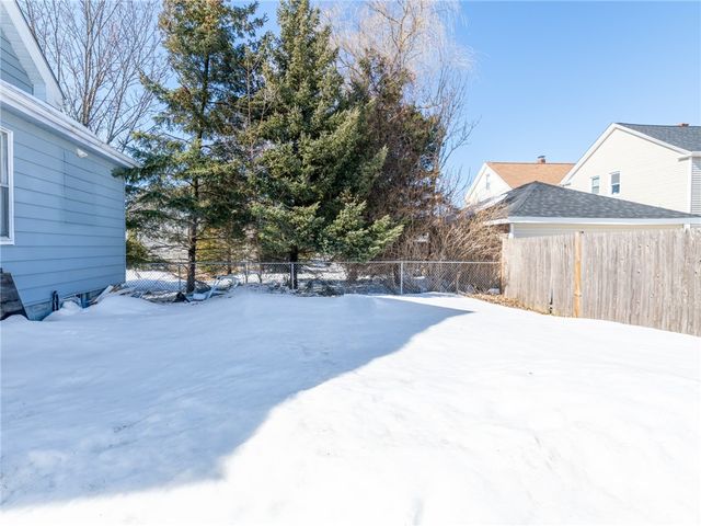 86 Woodward Avenue, East Providence, RI 02914