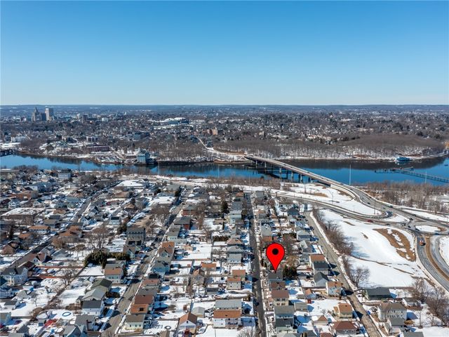 86 Woodward Avenue, East Providence, RI 02914