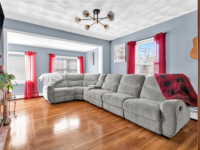 86 Woodward Avenue, East Providence, RI 02914