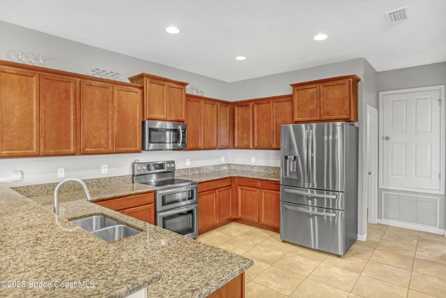 580 Easton Forest Circle SE, Palm Bay, FL 32909