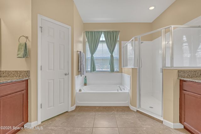 580 Easton Forest Circle SE, Palm Bay, FL 32909