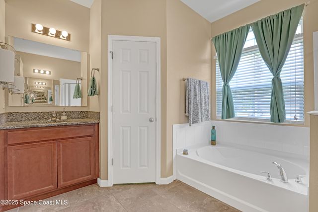 580 Easton Forest Circle SE, Palm Bay, FL 32909