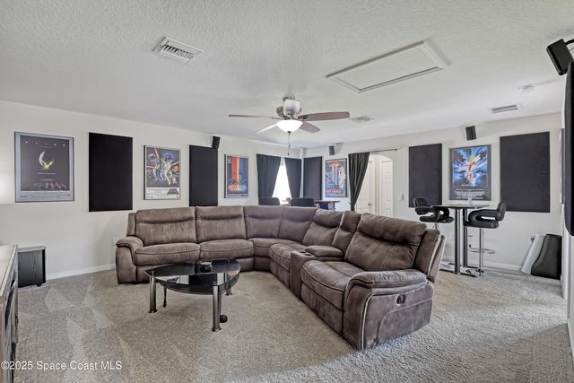 580 Easton Forest Circle SE, Palm Bay, FL 32909