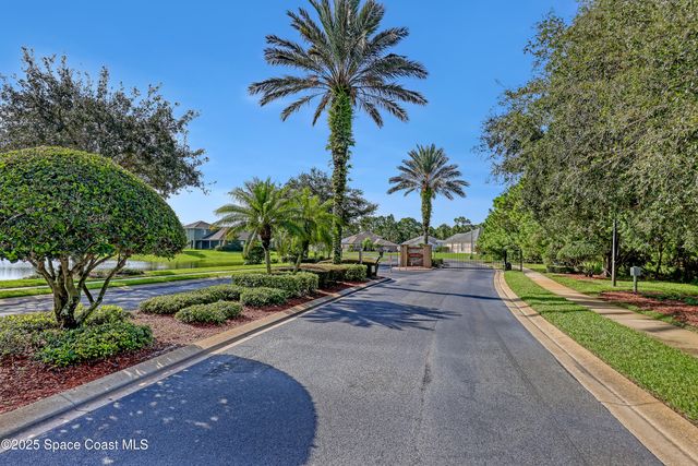 580 Easton Forest Circle SE, Palm Bay, FL 32909