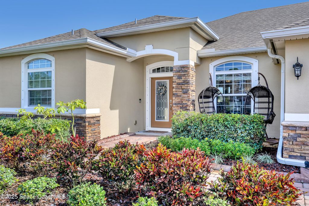 580 Easton Forest Circle SE, Palm Bay, FL 32909
