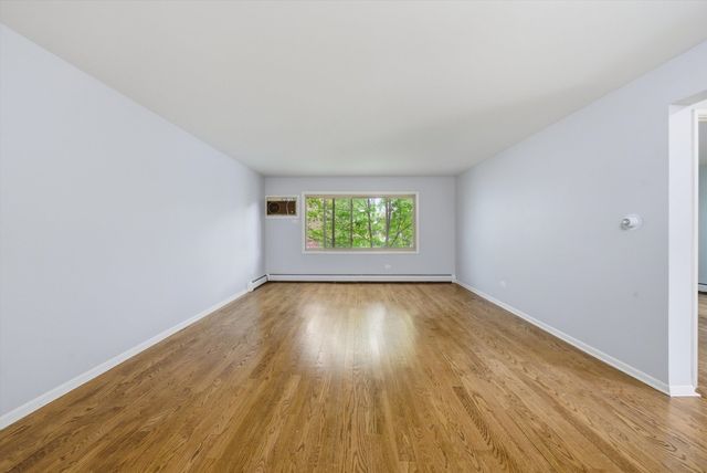1363 Perry Street 2B, Des Plaines, IL 60016