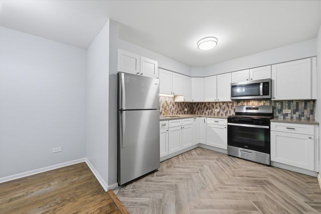 1363 Perry Street 2B, Des Plaines, IL 60016