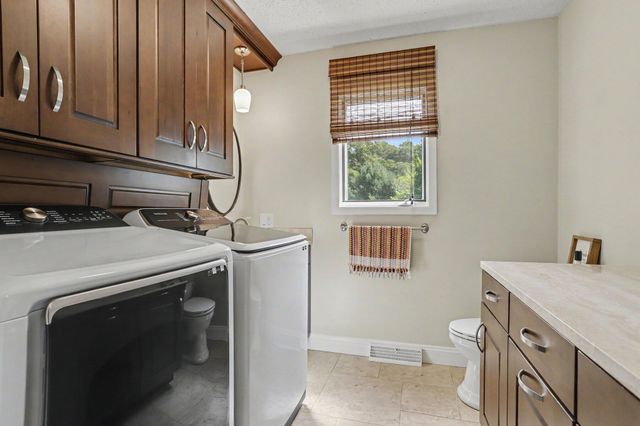1244 Merry Brook Drive, Kalamazoo, MI 49048
