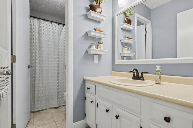 1244 Merry Brook Drive, Kalamazoo, MI 49048