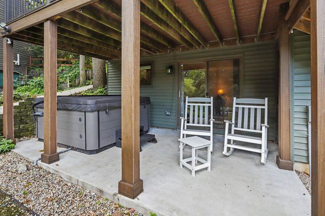 1244 Merry Brook Drive, Kalamazoo, MI 49048