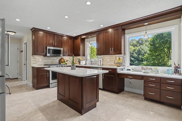 1244 Merry Brook Drive, Kalamazoo, MI 49048