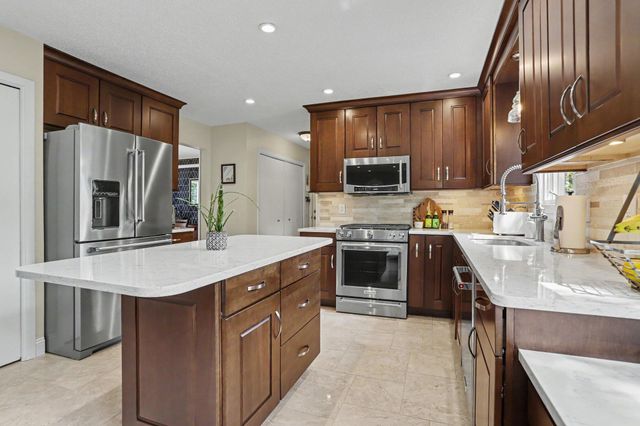 1244 Merry Brook Drive, Kalamazoo, MI 49048