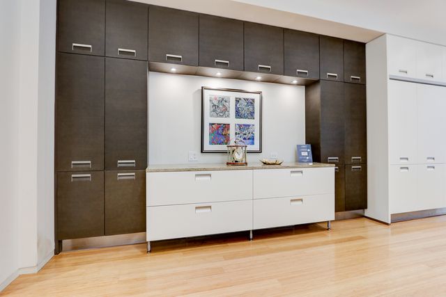 861 N LaSalle Street, Chicago, IL 60610