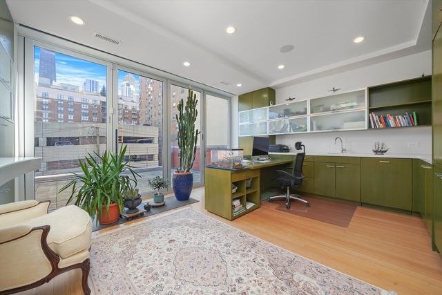 861 N LaSalle Street, Chicago, IL 60610