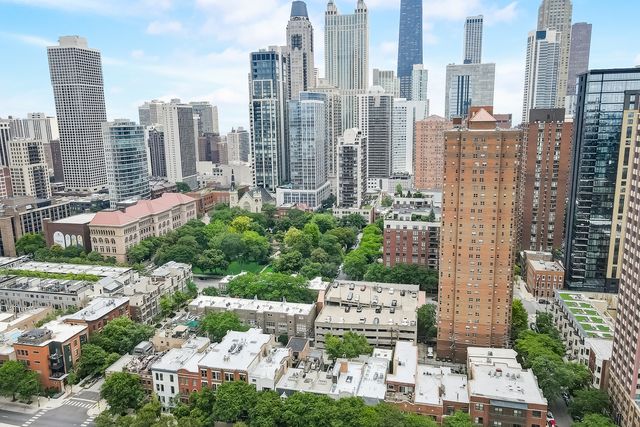 861 N LaSalle Street, Chicago, IL 60610