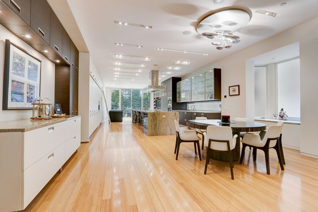 861 N LaSalle Street, Chicago, IL 60610