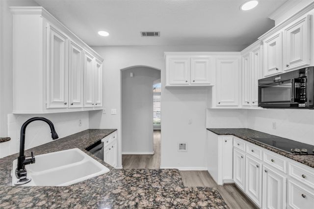 3002 Pine Chase Drive, Montgomery, TX 77356