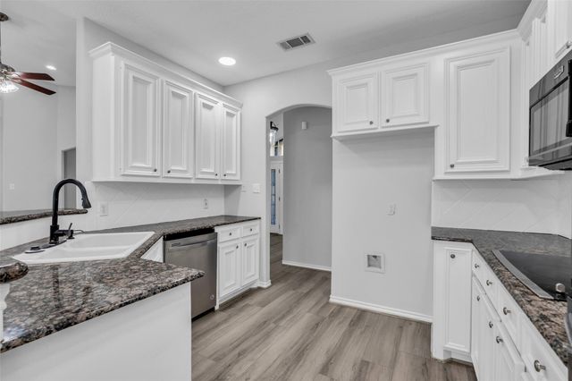 3002 Pine Chase Drive, Montgomery, TX 77356