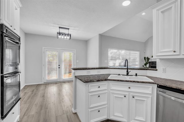 3002 Pine Chase Drive, Montgomery, TX 77356