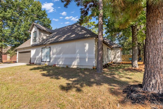 3002 Pine Chase Drive, Montgomery, TX 77356