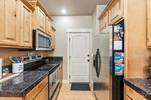 5233 W Morris Hill Rd, Boise, ID 83705