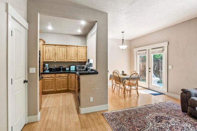 5233 W Morris Hill Rd, Boise, ID 83705