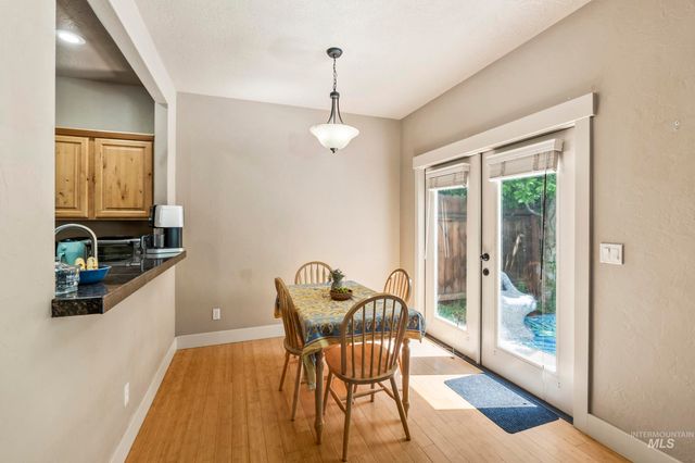 5233 W Morris Hill Rd, Boise, ID 83705
