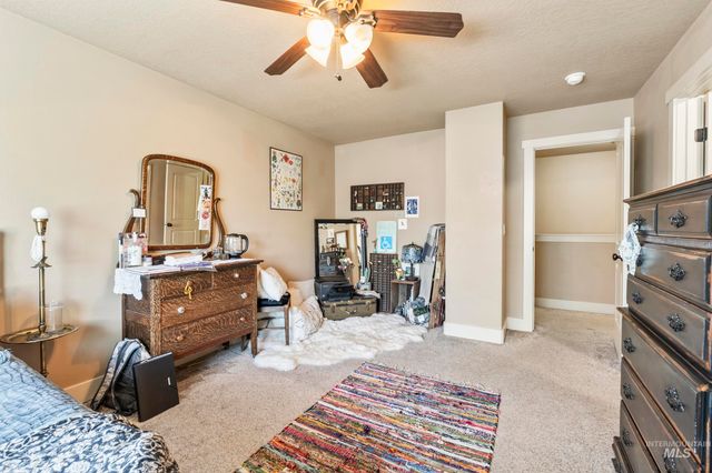 5233 W Morris Hill Rd, Boise, ID 83705