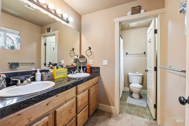 5233 W Morris Hill Rd, Boise, ID 83705