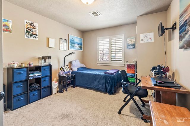 5233 W Morris Hill Rd, Boise, ID 83705