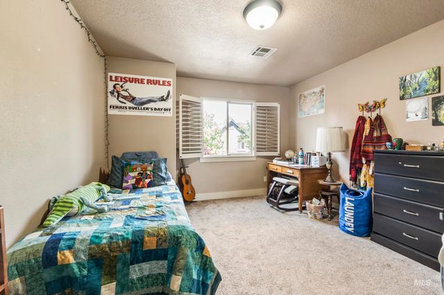 5233 W Morris Hill Rd, Boise, ID 83705