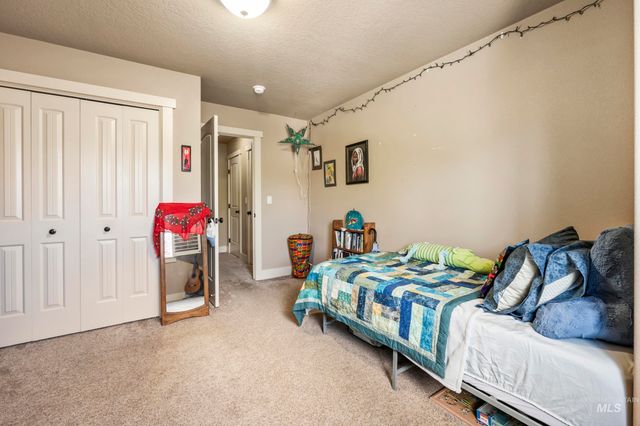 5233 W Morris Hill Rd, Boise, ID 83705