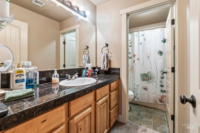 5233 W Morris Hill Rd, Boise, ID 83705