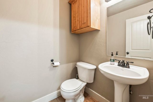 5233 W Morris Hill Rd, Boise, ID 83705