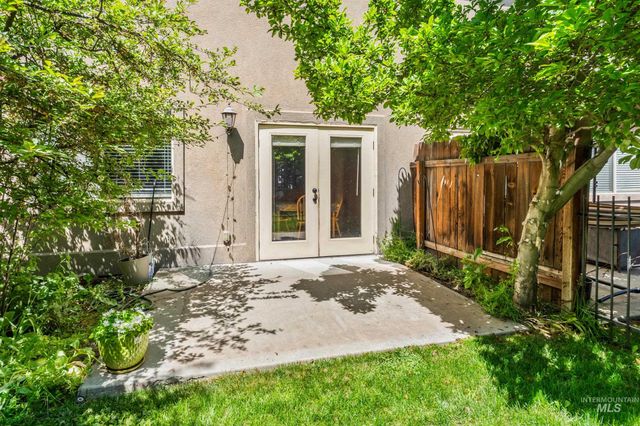 5233 W Morris Hill Rd, Boise, ID 83705