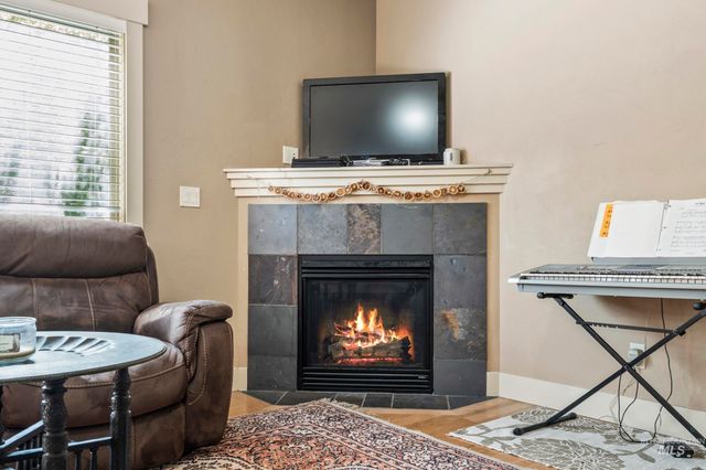 5233 W Morris Hill Rd, Boise, ID 83705