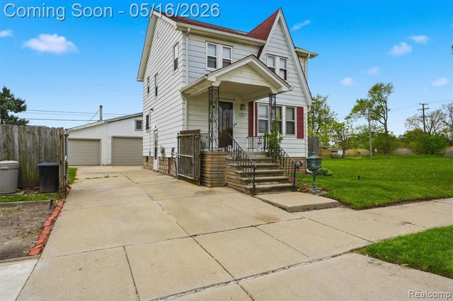 221 Bondie Street, Wyandotte, MI 48192