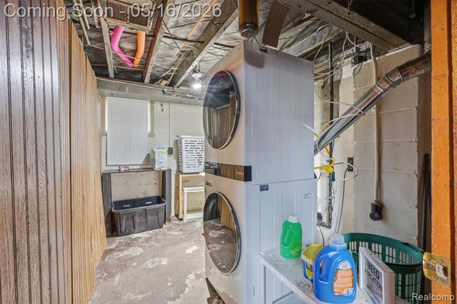 221 Bondie Street, Wyandotte, MI 48192