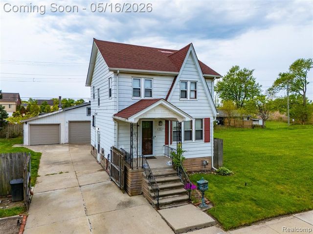 221 Bondie Street, Wyandotte, MI 48192